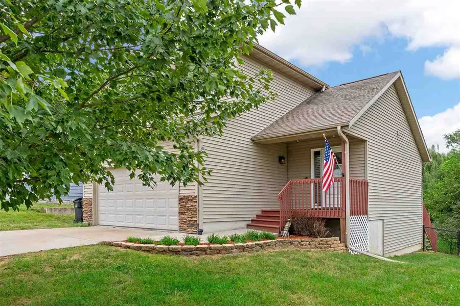 1193 9Th St, Coralville, IA 52241 - #3