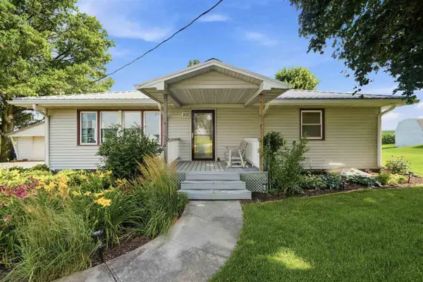 703 E State, Williamsburg, IA 52361