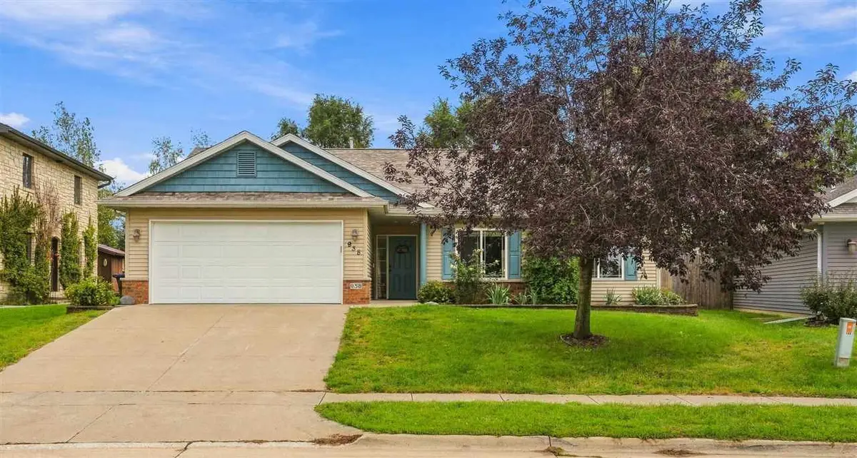 938 Oxen Ln, Iowa City, IA 52240 - #1