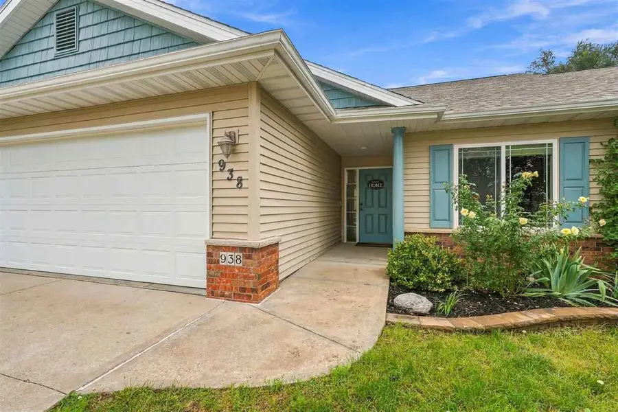 938 Oxen Ln, Iowa City, IA 52240 - #2