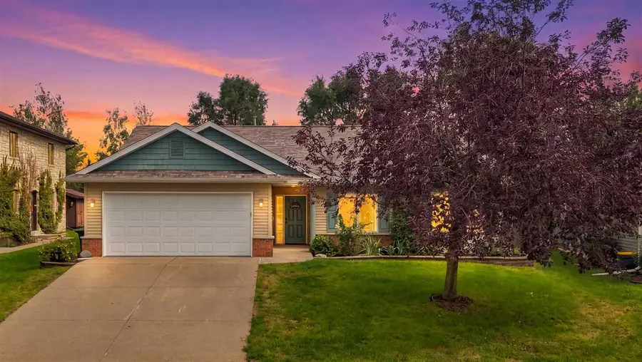 938 Oxen Ln, Iowa City, IA 52240 - #3