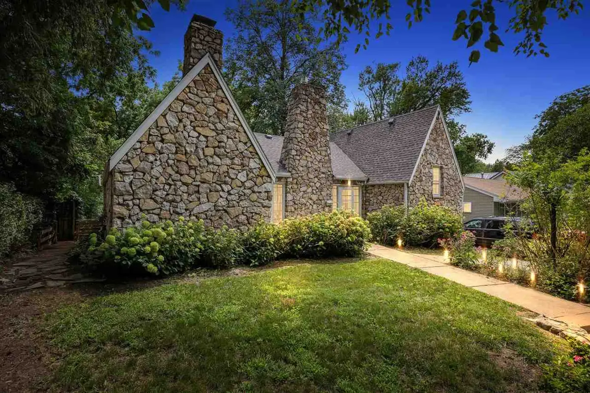 1217 Friendly Ave., Iowa City, IA 52240 - #1
