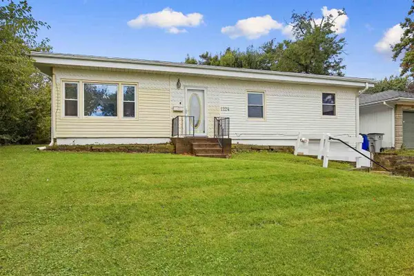 1224 SW 20th St, Cedar Rapids, IA 52404