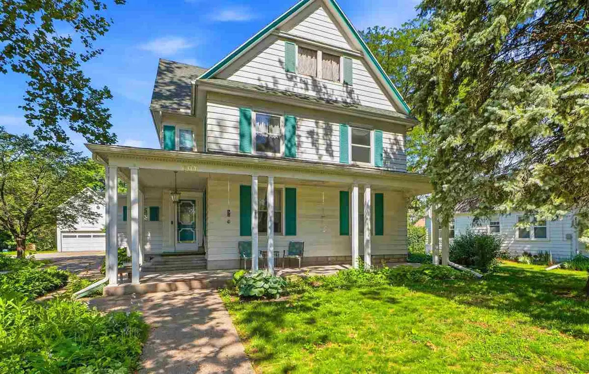 601 S Iowa, Washington, IA 52353 - #1