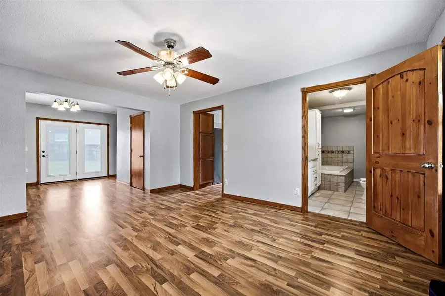 1000 Stinocher St, Solon, IA 52333 - #3