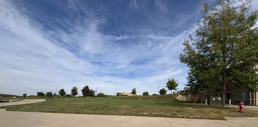 2856 Coral Ct, Coralville, IA 52241 - #2