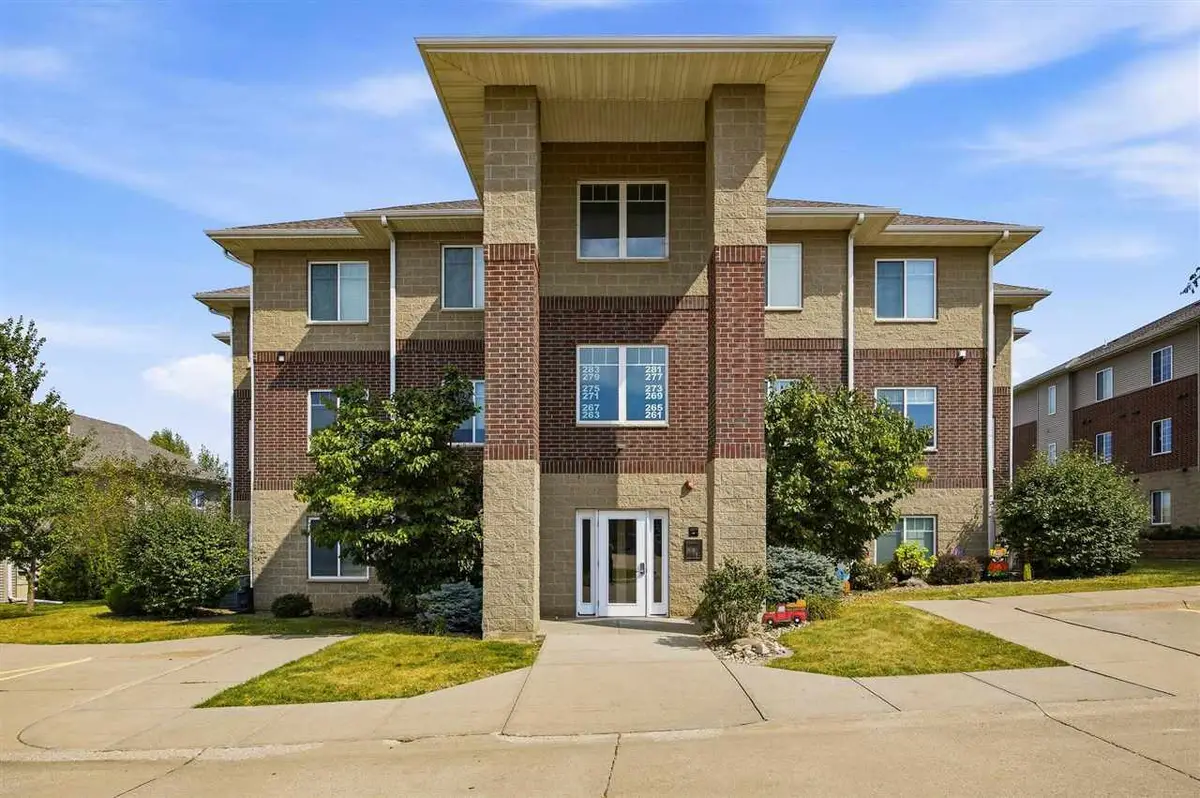 271 S Taft Ave, Iowa City, IA 52245 - #1
