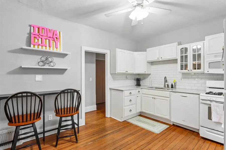 528 S Governor, Iowa City, IA 52240 - #3