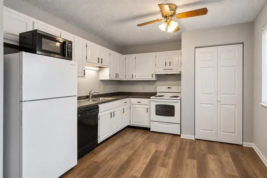 422 N 1st St, West Branch, IA 52358 - #2
