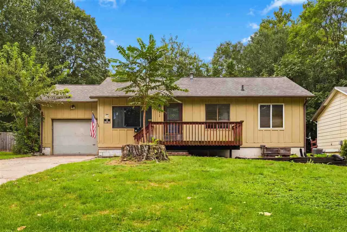 913 Maggard St, Iowa City, IA 52240 - #1