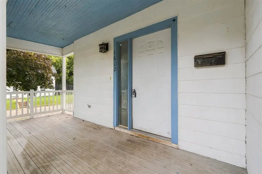 1602 Avenue I, Fort Madison, IA 52627 - #3