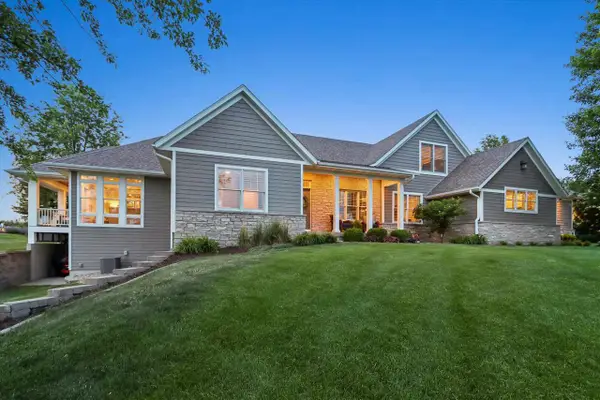 3738 Lacina Dr SW, Iowa City, IA 52240