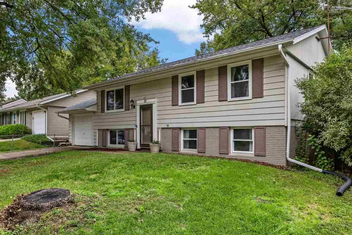 21 Regal Ln, Iowa City, IA 52240 - #1