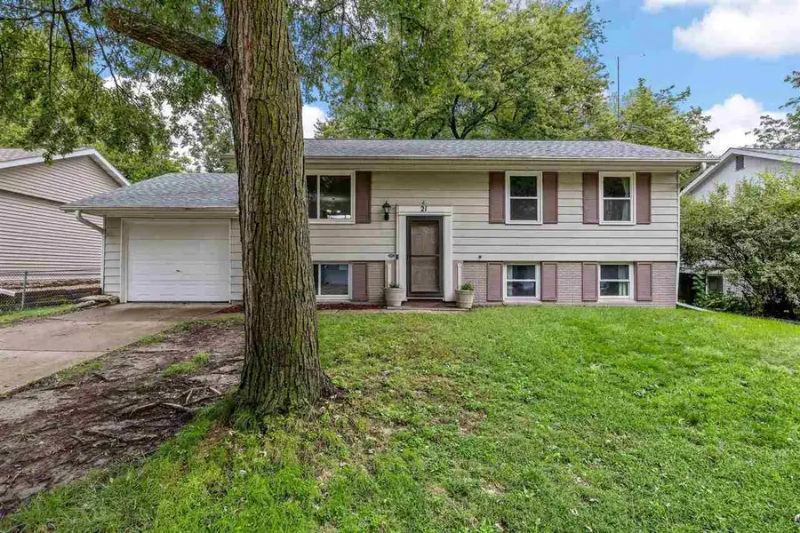 21 Regal Ln, Iowa City, IA 52240 - #2