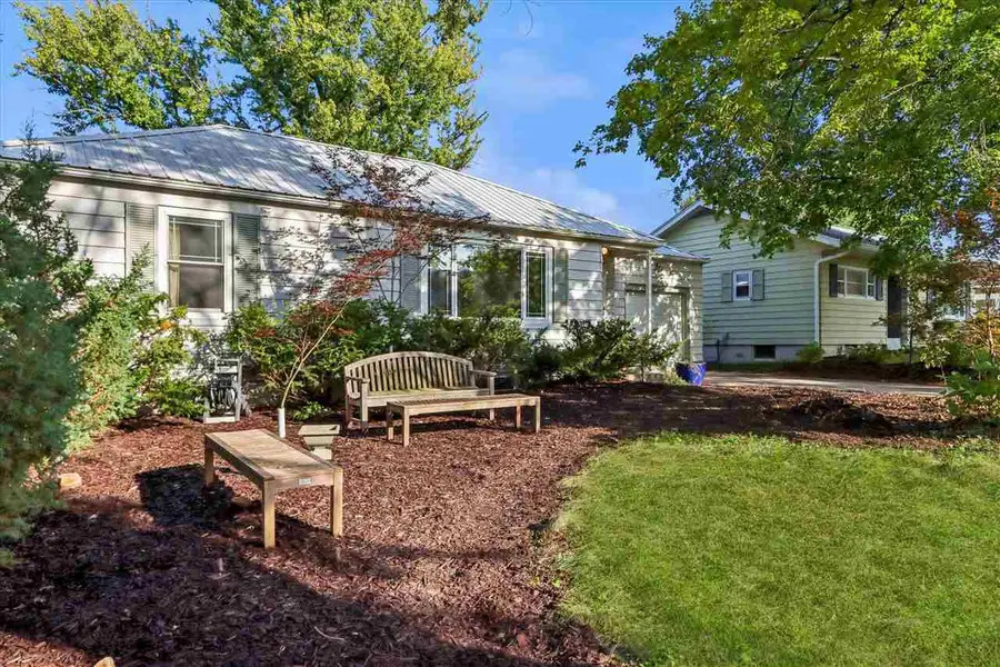 705 9th Ave, Coralville, IA 52241 - #2