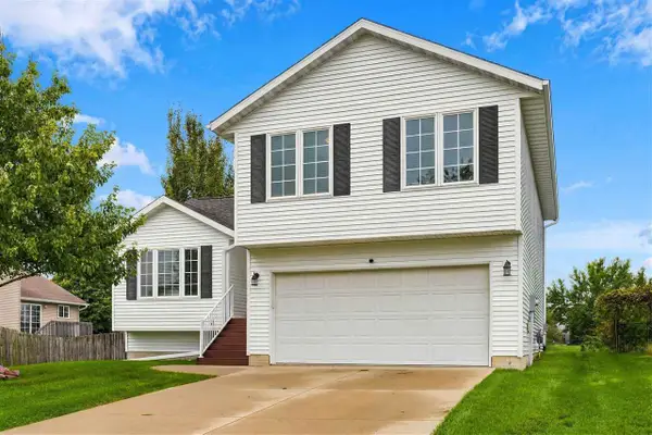 2925 Russell Dr., Iowa City, IA 52240