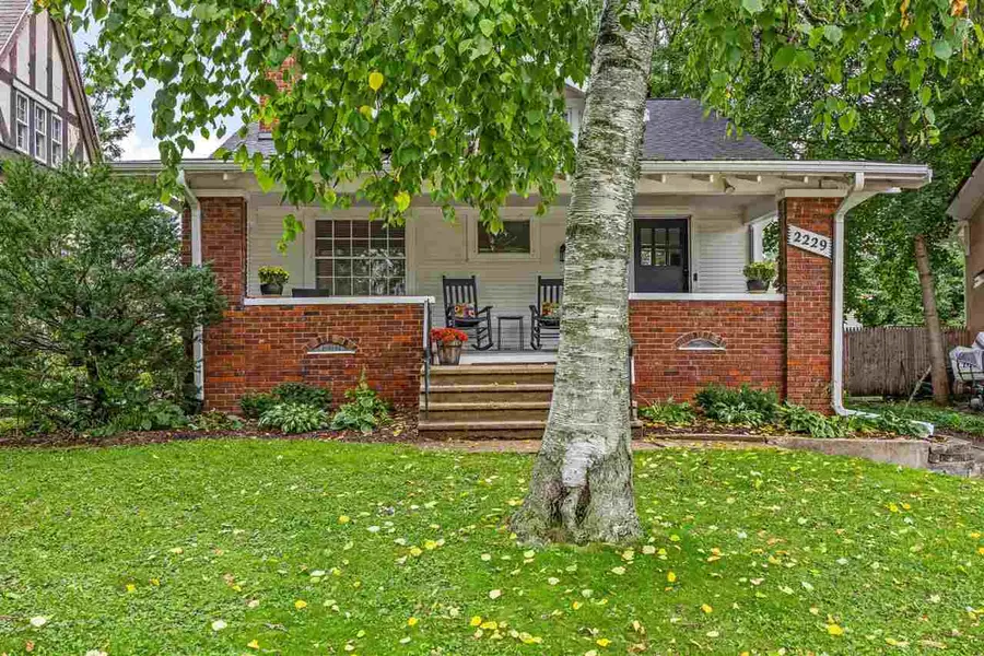 2229 Meadowbrook Dr SE, Cedar Rapids, IA 52403 - #2
