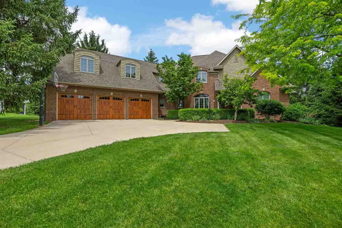 20 Cherry Ln NE, Iowa City, IA 52240 - #1