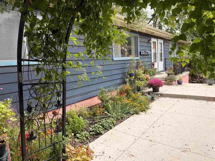 2605/2607 E Court St, Iowa City, IA 52245 - #3