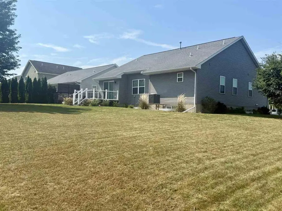 1864 Mackinaw Dr, Iowa City, IA 52245 - #2