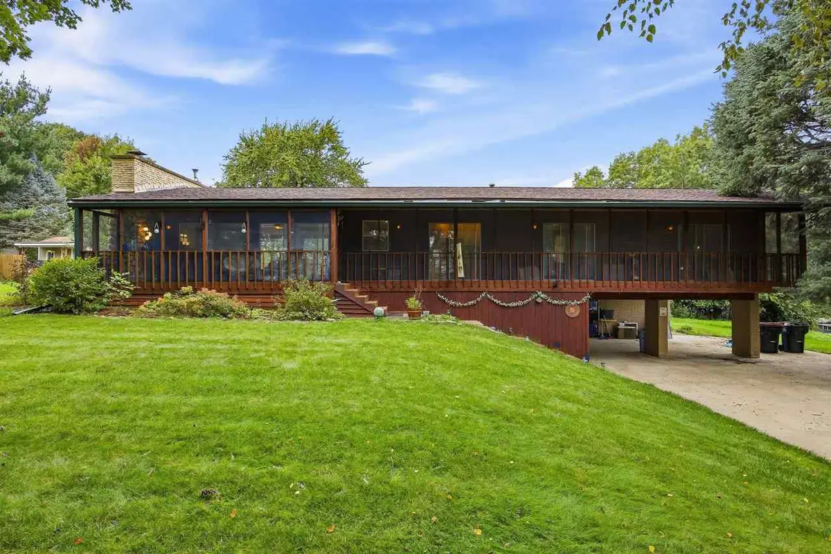 324 Lake View DR NE, Solon, IA 52333 - #1