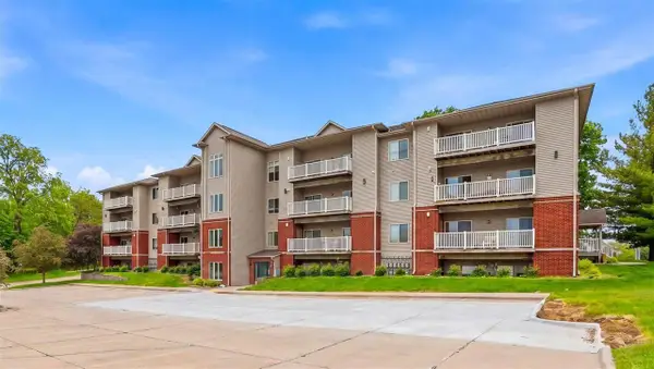 420 N 1st Avenue, Iowa City, IA 52245