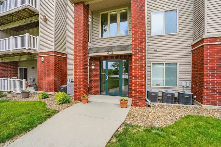 420 N 1st Avenue, Iowa City, IA 52245 - #2