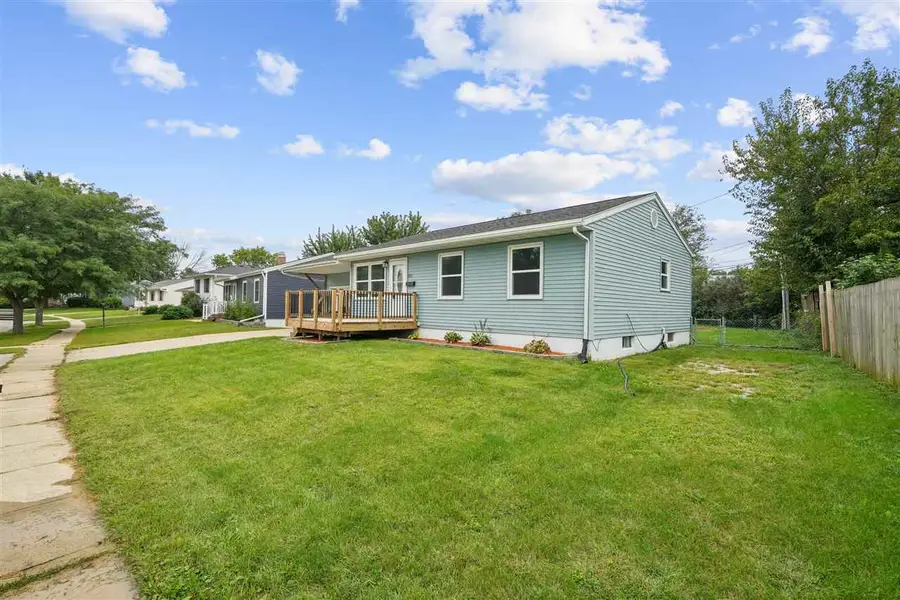 311 Cherry Hill Rd NW, Cedar Rapids, IA 52405 - #2