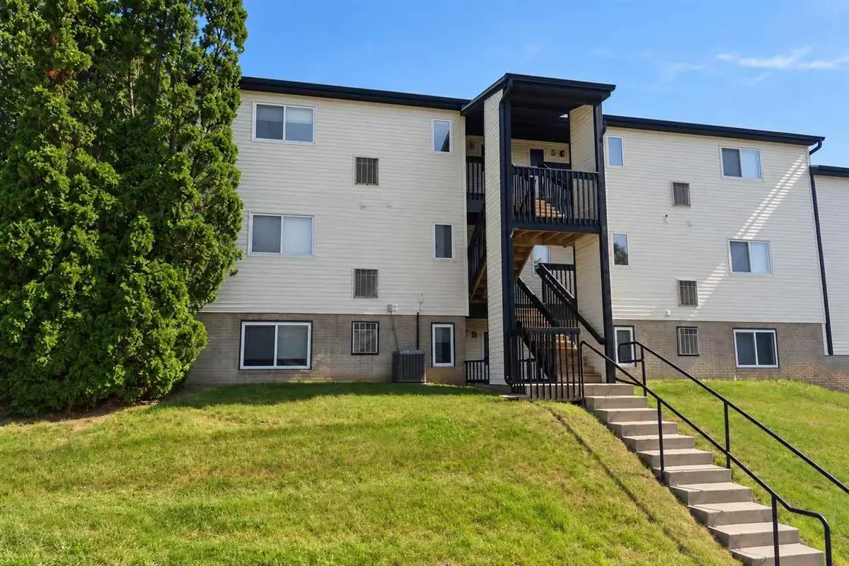 2620 Westwinds Dr, Iowa City, IA 52246 - #1