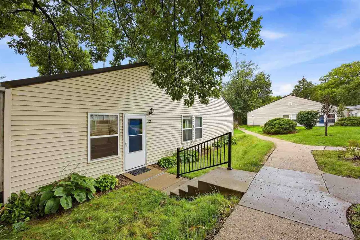 1220 Village Rd, Iowa City, IA 52440 - #1