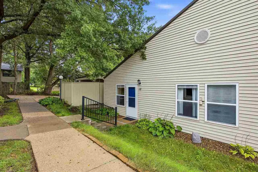 1220 Village Rd, Iowa City, IA 52440 - #2