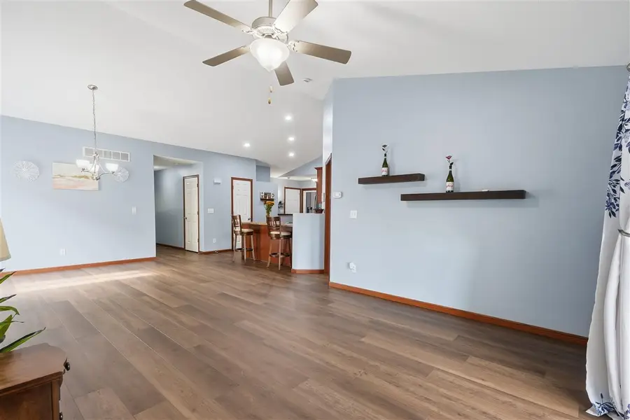 815 10th Ave Pl, Coralville, IA 52241 - #3