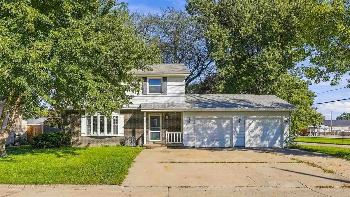 732 Perdock Ct, Washington, IA 52353 - #1
