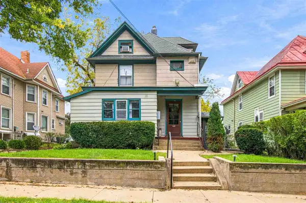 624 N Linn St, Iowa City, IA 52245