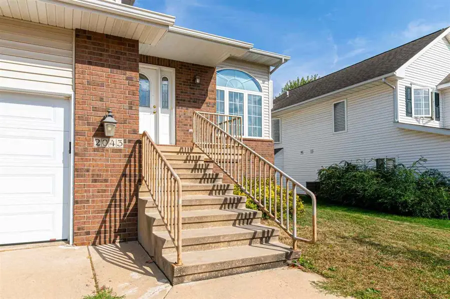 2043 Timber Ln, Coralville, IA 52241 - #3