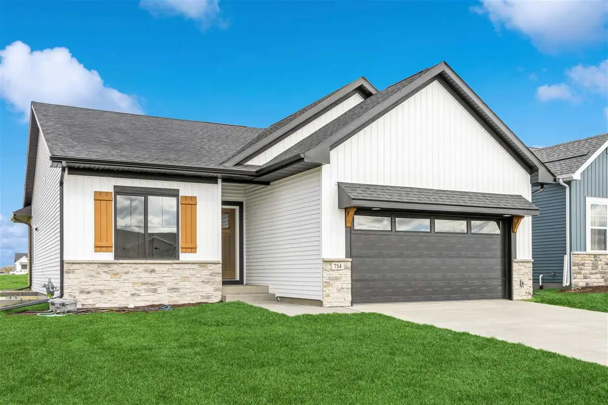 430 S Seven Oaks Rd, North Liberty, IA 52317 - #1