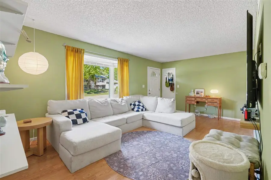 1417 Burns Ave, Iowa City, IA 52240 - #2