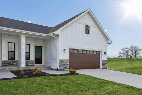 1023 Highland Trl, Solon, IA 52333