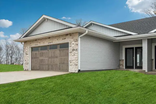 1022 Highland Trl, Solon, IA 52333