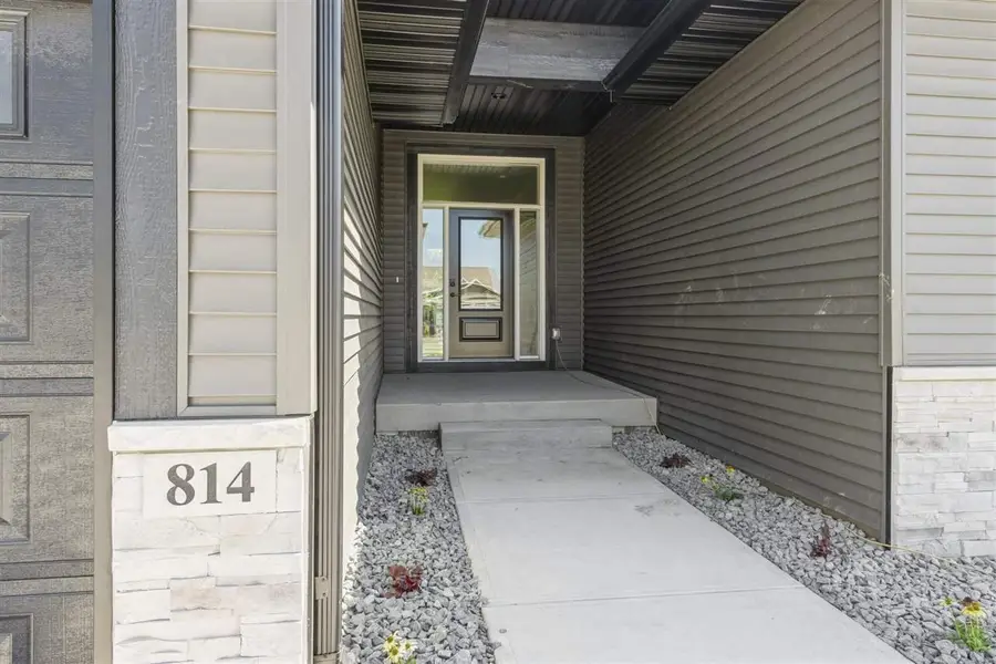 1046 Highland Trl, Solon, IA 52333 - #3