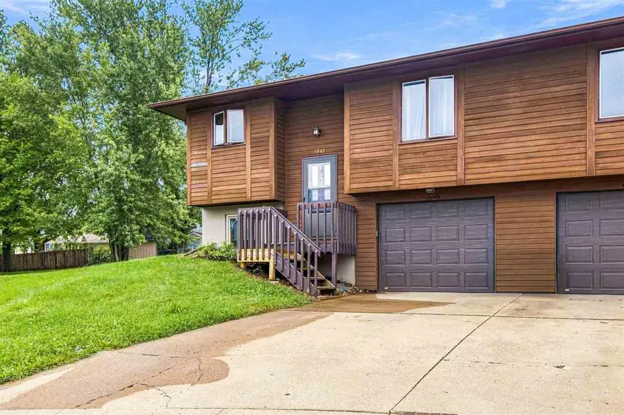 1841 & 1843 Hollywood Ct, Iowa City, IA 52240 - #2