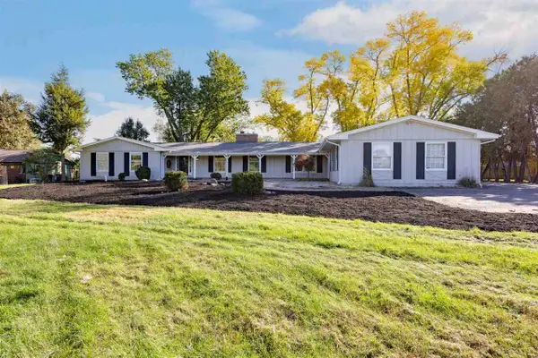 2915 Indian Hill Rd SE, Cedar Rapids, IA 52403
