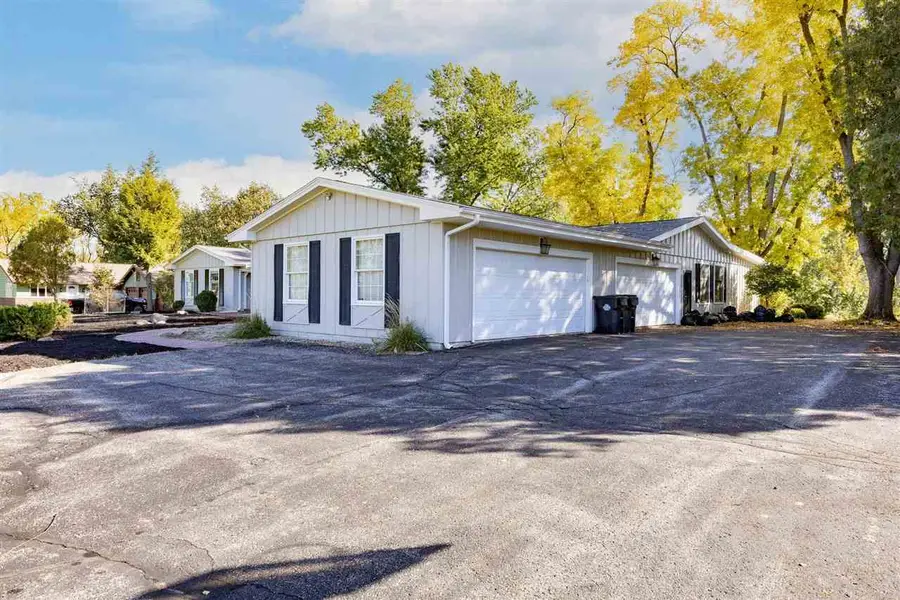 2915 Indian Hill Rd SE, Cedar Rapids, IA 52403 - #3