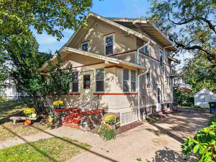 724 N Dodge St, Iowa City, IA 52245 - #3