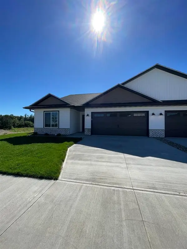 849 Armands Ln, Tiffin, IA 52340