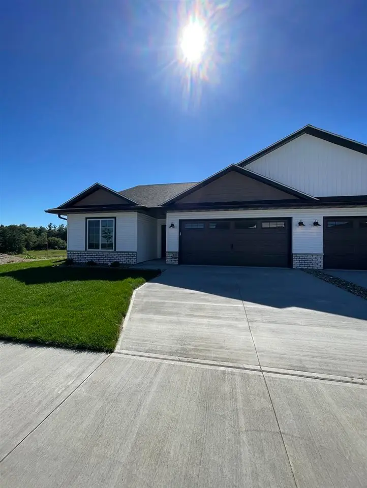851 Armands Ln, Tiffin, IA 52340 - #1