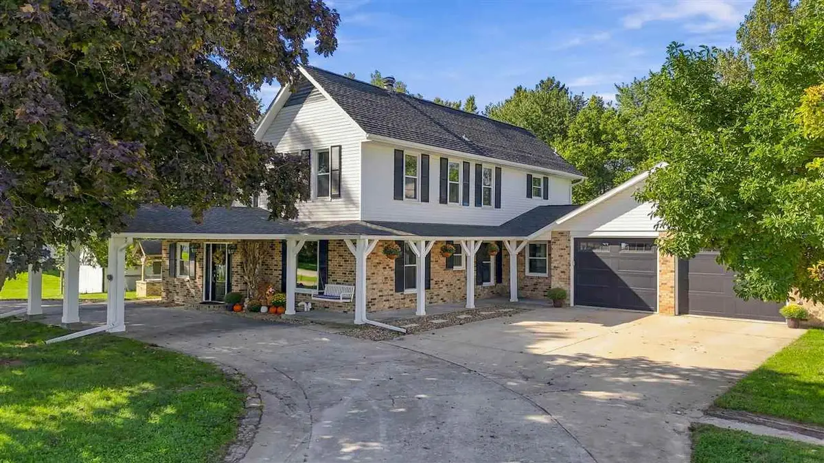 1919 Q Ave, Marengo, IA 52301 - #1
