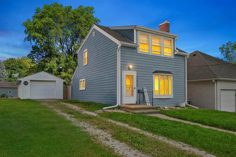104 E Washington St, Norway, IA 52318 - #2