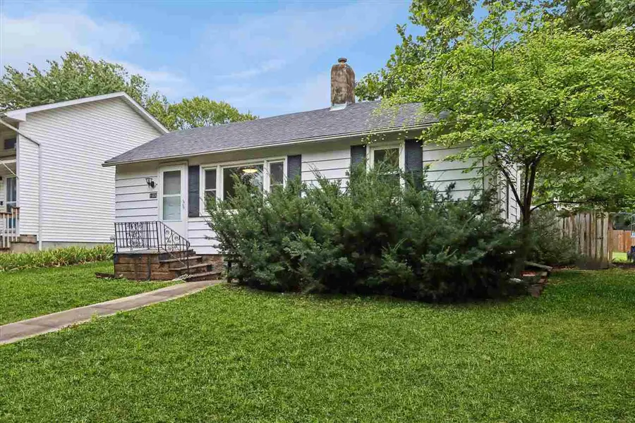 1608 Broadway St, Iowa City, IA 52240 - #2