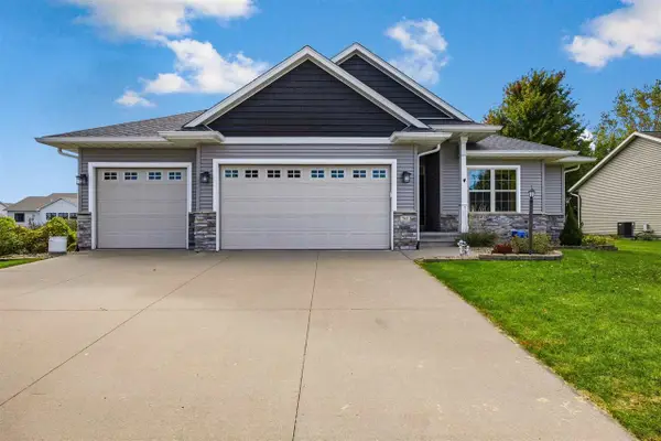 765 Berkshire Ln, North Liberty, IA 52317